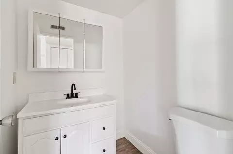 Bath - 3701 Colonial Dr #164, Modesto, CA 95356 photo 1 of 2