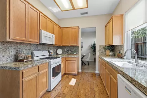 3808 Guildford Ln, Modesto, CA 95355 photo 17