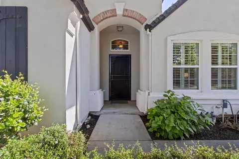 3808 Guildford Ln, Modesto, CA 95355 photo 3