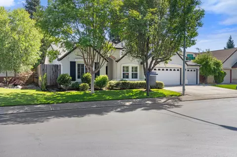 3808 Guildford Ln, Modesto, CA 95355 photo 2