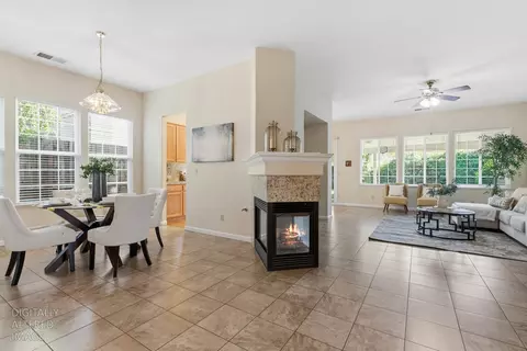 3808 Guildford Ln, Modesto, CA 95355 photo 11