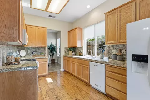 3808 Guildford Ln, Modesto, CA 95355 photo 16