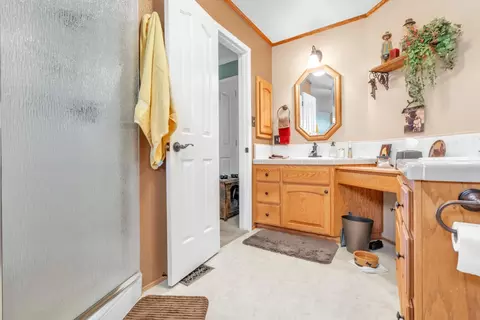 Bath - 14638 Flicker Dr, Grass Valley, CA 95949 photo 2 of 3