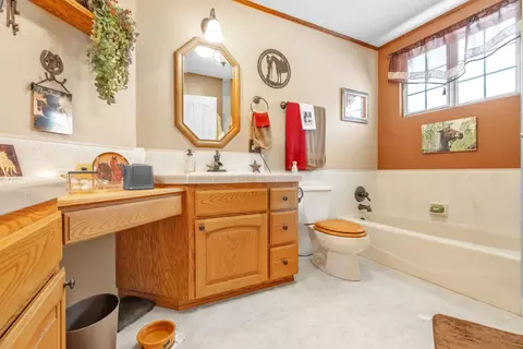Bath - 14638 Flicker Dr, Grass Valley, CA 95949 photo 1 of 3