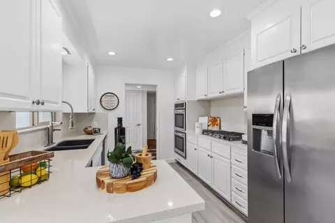 Kitchen - 2818 Clark Ave, Carmichael, CA 95608 photo 2 of 7