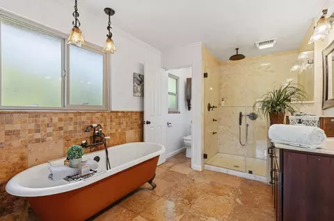 Bath - 2818 Clark Ave, Carmichael, CA 95608 photo 5 of 6