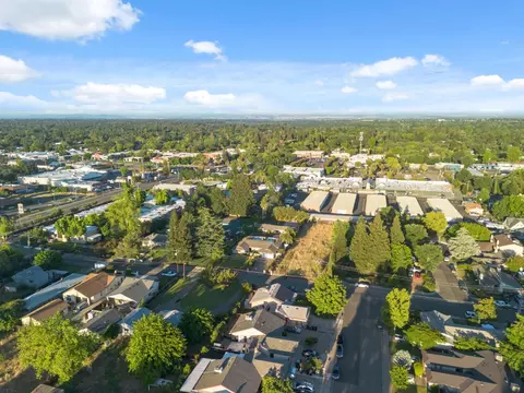 View/Area - 2818 Clark Ave, Carmichael, CA 95608 photo 8 of 12