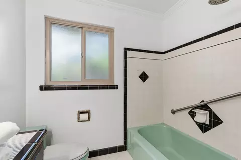 Bath - 2818 Clark Ave, Carmichael, CA 95608 photo 3 of 6