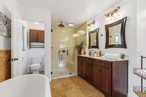 Bath - 2818 Clark Ave, Carmichael, CA 95608 photo 4 of 6