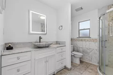 Bath - 2818 Clark Ave, Carmichael, CA 95608 photo 6 of 6