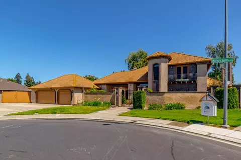 Exterior - 2501 Hilversum Ln, Modesto, CA 95356 photo 4 of 12