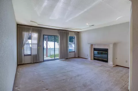 Living - 2501 Hilversum Ln, Modesto, CA 95356 photo 3 of 7
