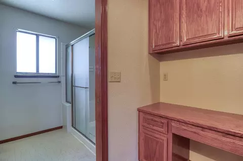 Bath - 2501 Hilversum Ln, Modesto, CA 95356 photo 4 of 4