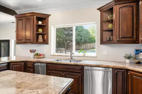 Kitchen - 6817 Rappahannock Way, Carmichael, CA 95608 photo 3 of 7