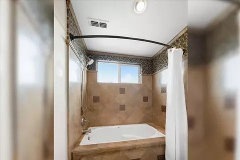 Bath - 6817 Rappahannock Way, Carmichael, CA 95608 photo 6 of 7