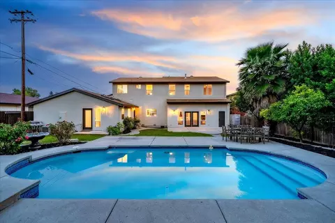 Exterior - 6817 Rappahannock Way, Carmichael, CA 95608 photo 5 of 11