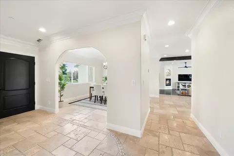 Entry Way - 6817 Rappahannock Way, Carmichael, CA 95608 photo 2 of 6