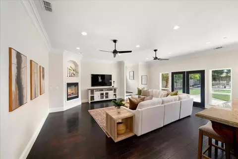 Living - 6817 Rappahannock Way, Carmichael, CA 95608 photo 3 of 5
