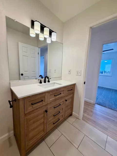 Bath - 5204 7th St, Keyes, CA 95328 photo 3 of 3