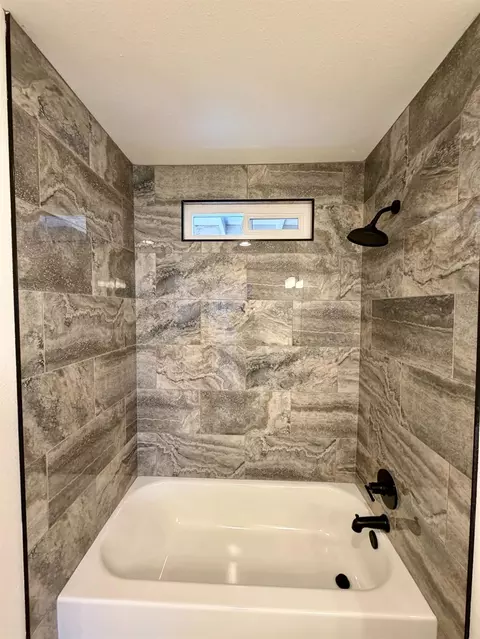 Bath - 5204 7th St, Keyes, CA 95328 photo 2 of 3