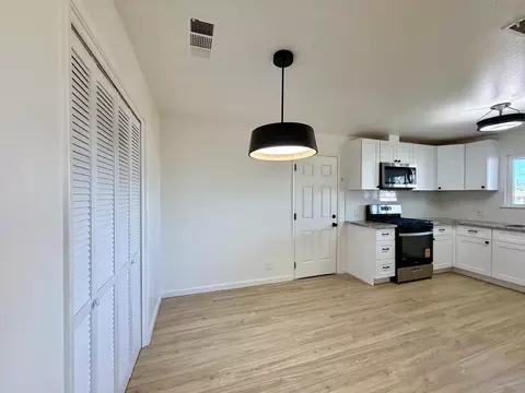 Dining - 5204 7th St, Keyes, CA 95328 photo 1 of 2