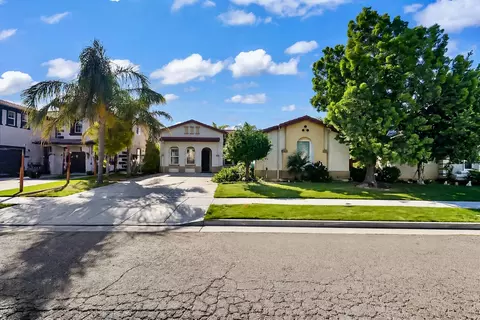 2461 S Mountainside Dr, Los Banos, CA 93635