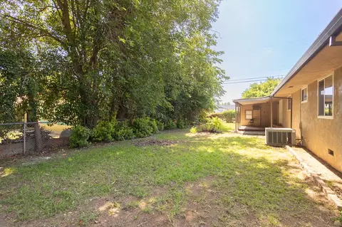 Exterior - 1048 Laurel Ave, Olivehurst, CA 95961 photo 3 of 8