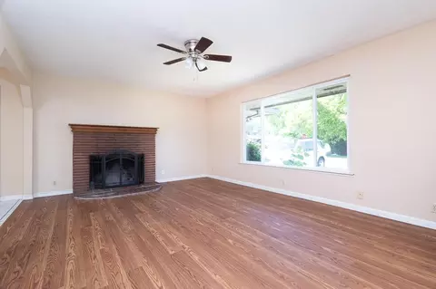 Living - 1048 Laurel Ave, Olivehurst, CA 95961 photo 3 of 6