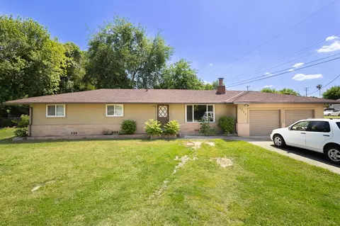 1048 Laurel Ave, Olivehurst, CA 95961