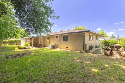 Exterior - 1048 Laurel Ave, Olivehurst, CA 95961 photo 4 of 8