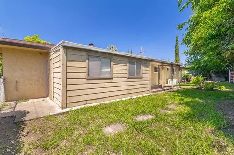 Exterior - 1048 Laurel Ave, Olivehurst, CA 95961 photo 5 of 8