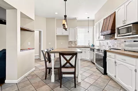 Kitchen - 245 Douma Way, Ripon, CA 95366 photo 8 of 8