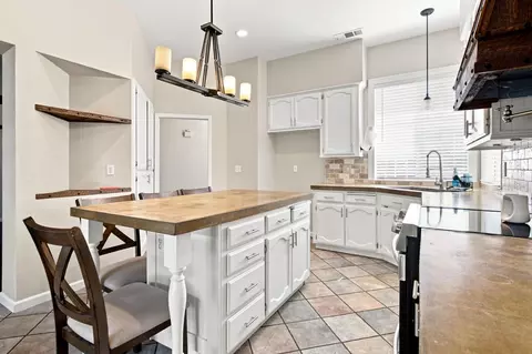 Kitchen - 245 Douma Way, Ripon, CA 95366 photo 6 of 8