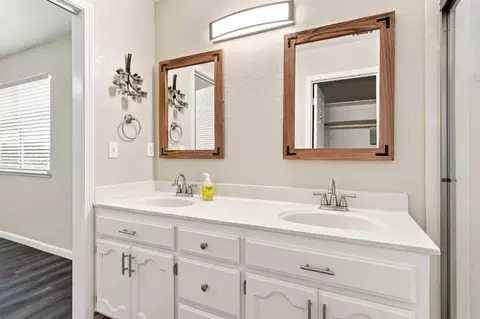 Bath - 245 Douma Way, Ripon, CA 95366 photo 3 of 3