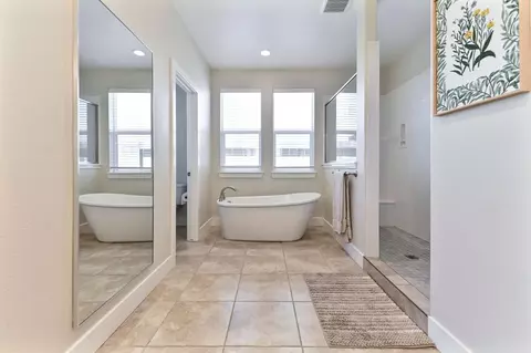 Bath - 1849 Birdie Ave, Manteca, CA 95337 photo 2 of 7