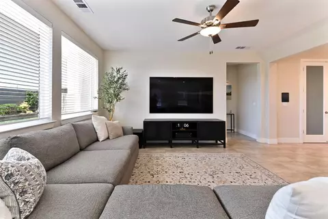 Living - 1849 Birdie Ave, Manteca, CA 95337 photo 2 of 3
