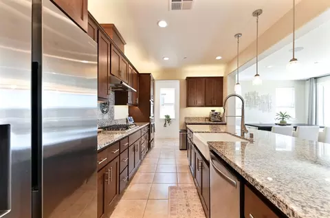 Kitchen - 1849 Birdie Ave, Manteca, CA 95337 photo 4 of 8