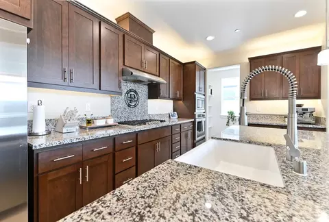 Kitchen - 1849 Birdie Ave, Manteca, CA 95337 photo 5 of 8