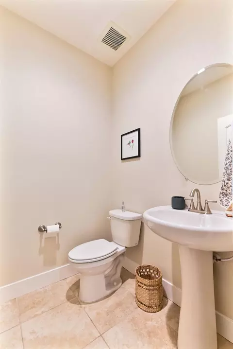 Bath - 1849 Birdie Ave, Manteca, CA 95337 photo 1 of 7