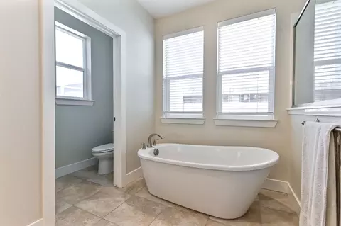 Bath - 1849 Birdie Ave, Manteca, CA 95337 photo 4 of 7