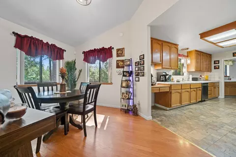 Dining - 13900 Pine Park Loop, Pine Grove, CA 95665 photo 1 of 4