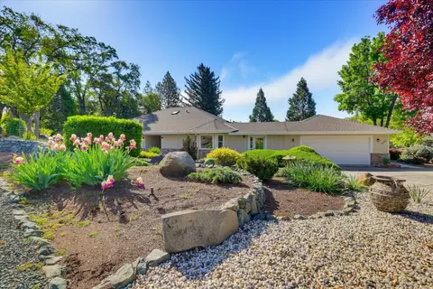 18649 Wildflower Dr, Penn Valley, CA 95946