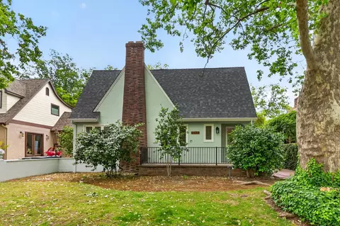 939 44th St, Sacramento, CA 95819