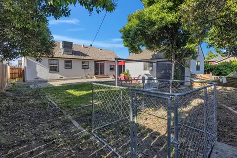 Exterior - 628 Fir St, Manteca, CA 95336 photo 6 of 10