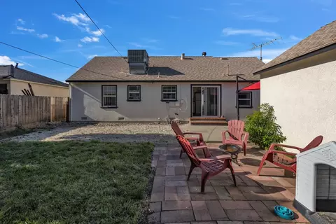 Exterior - 628 Fir St, Manteca, CA 95336 photo 4 of 10