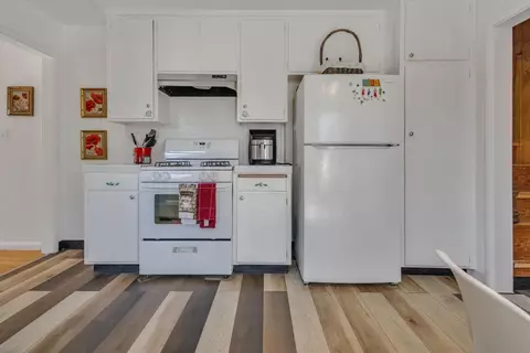 Kitchen - 628 Fir St, Manteca, CA 95336 photo 4 of 6