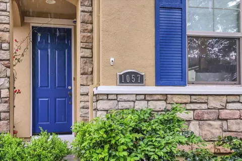 1057 Marseille Ln, Roseville, CA 95747