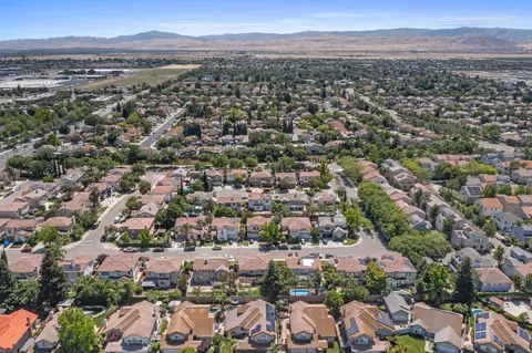 View/Area - 847 Iberis Way, Tracy, CA 95376 photo 4 of 7