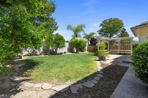 Exterior - 847 Iberis Way, Tracy, CA 95376 photo 4 of 7