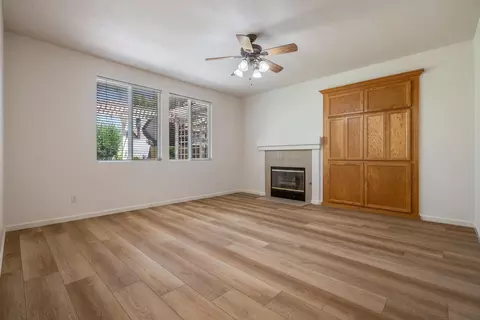 Living - 847 Iberis Way, Tracy, CA 95376 photo 4 of 6